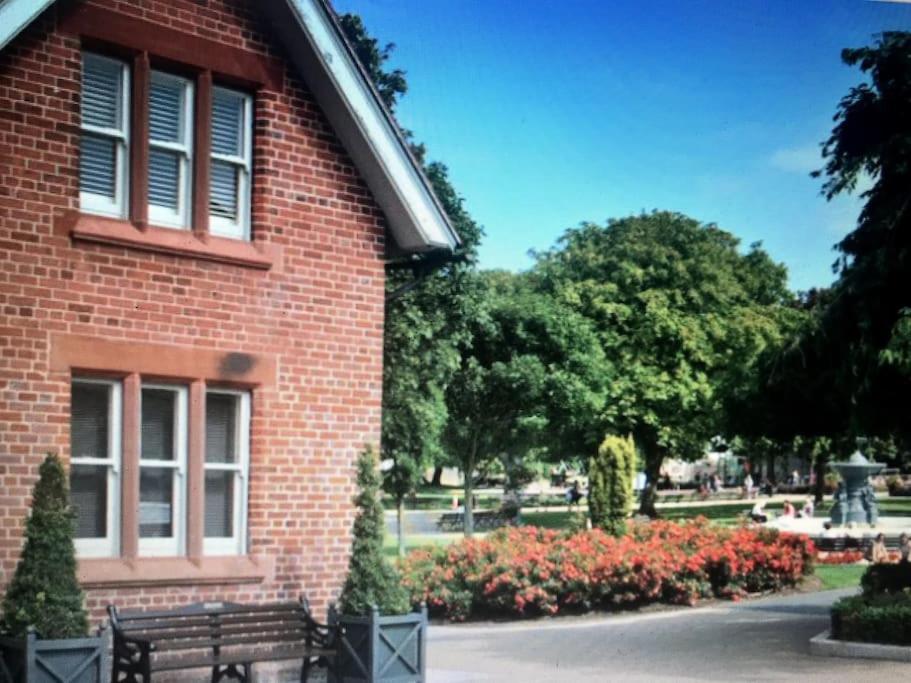 City Beach Gem 5 Adult Spaces Plus Child Dublin Zewnętrze zdjęcie