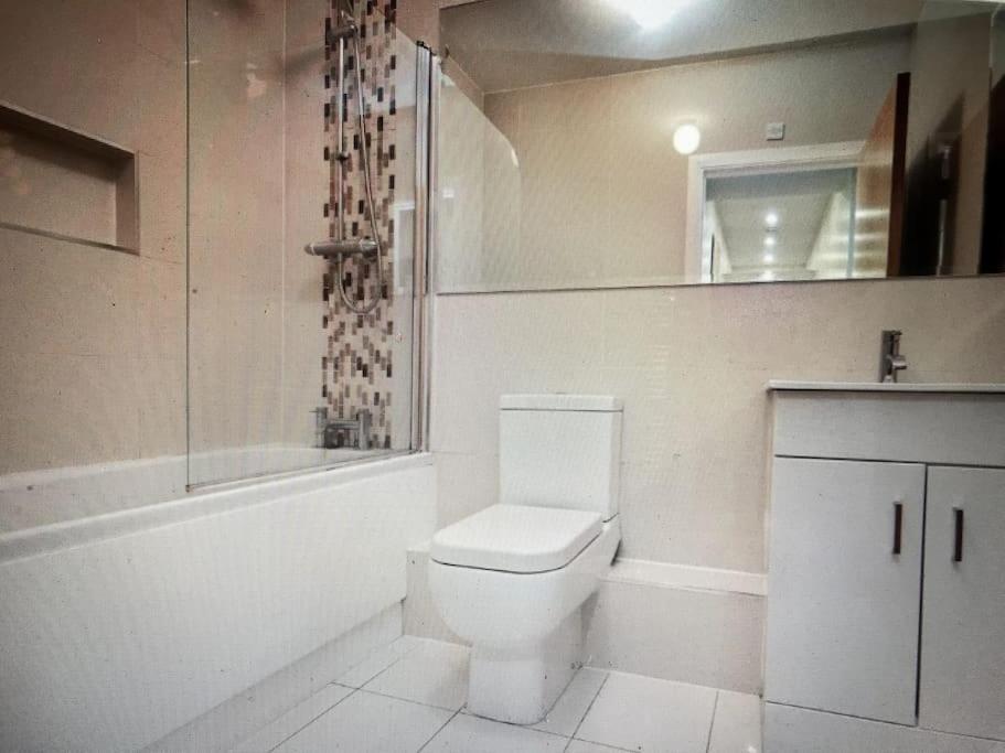City Beach Gem 5 Adult Spaces Plus Child Dublin Zewnętrze zdjęcie