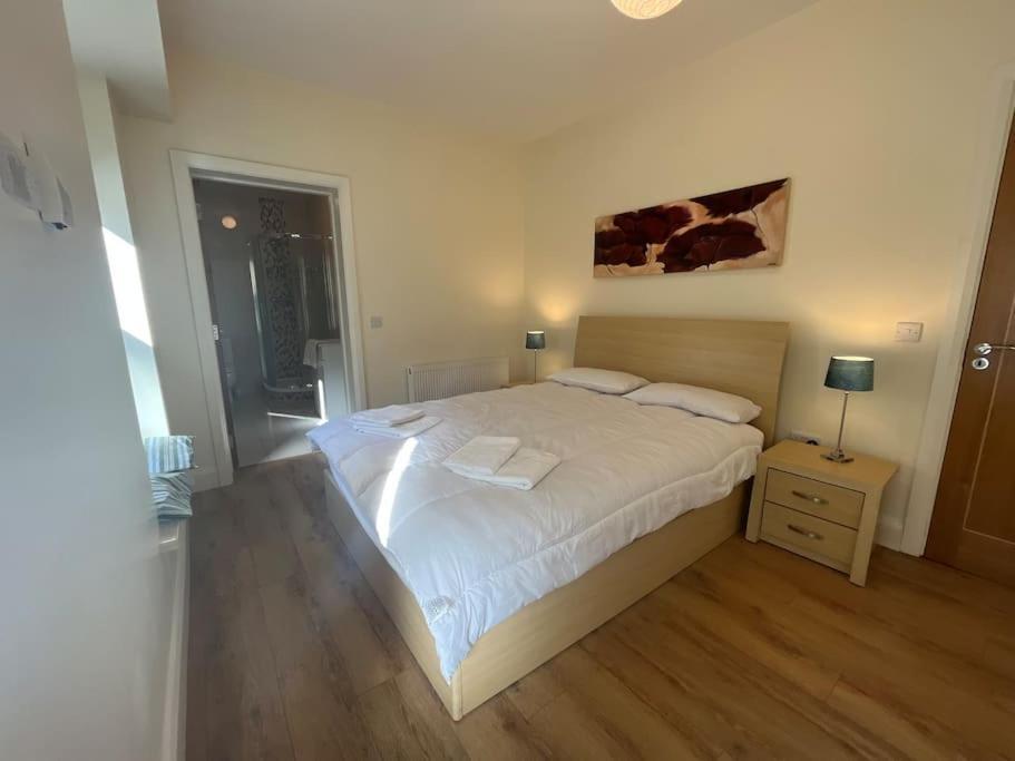 City Beach Gem 5 Adult Spaces Plus Child Dublin Zewnętrze zdjęcie